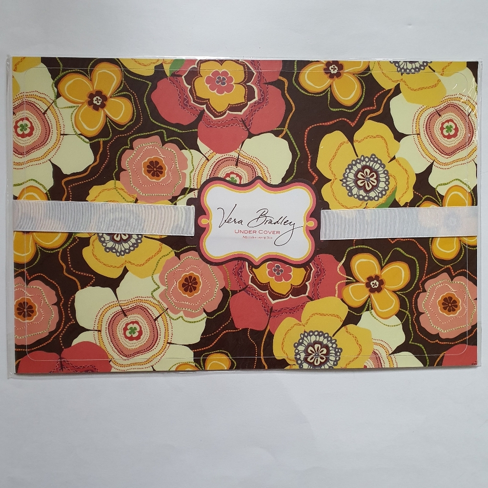 Vera Bradley Under Cover Adjustable Laptop Skin + Free Gift - Picture 3 of 7